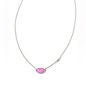 KENDRA SCOTT Lips Silver Pendant Necklace In Hot Pink Mother Of Pearl